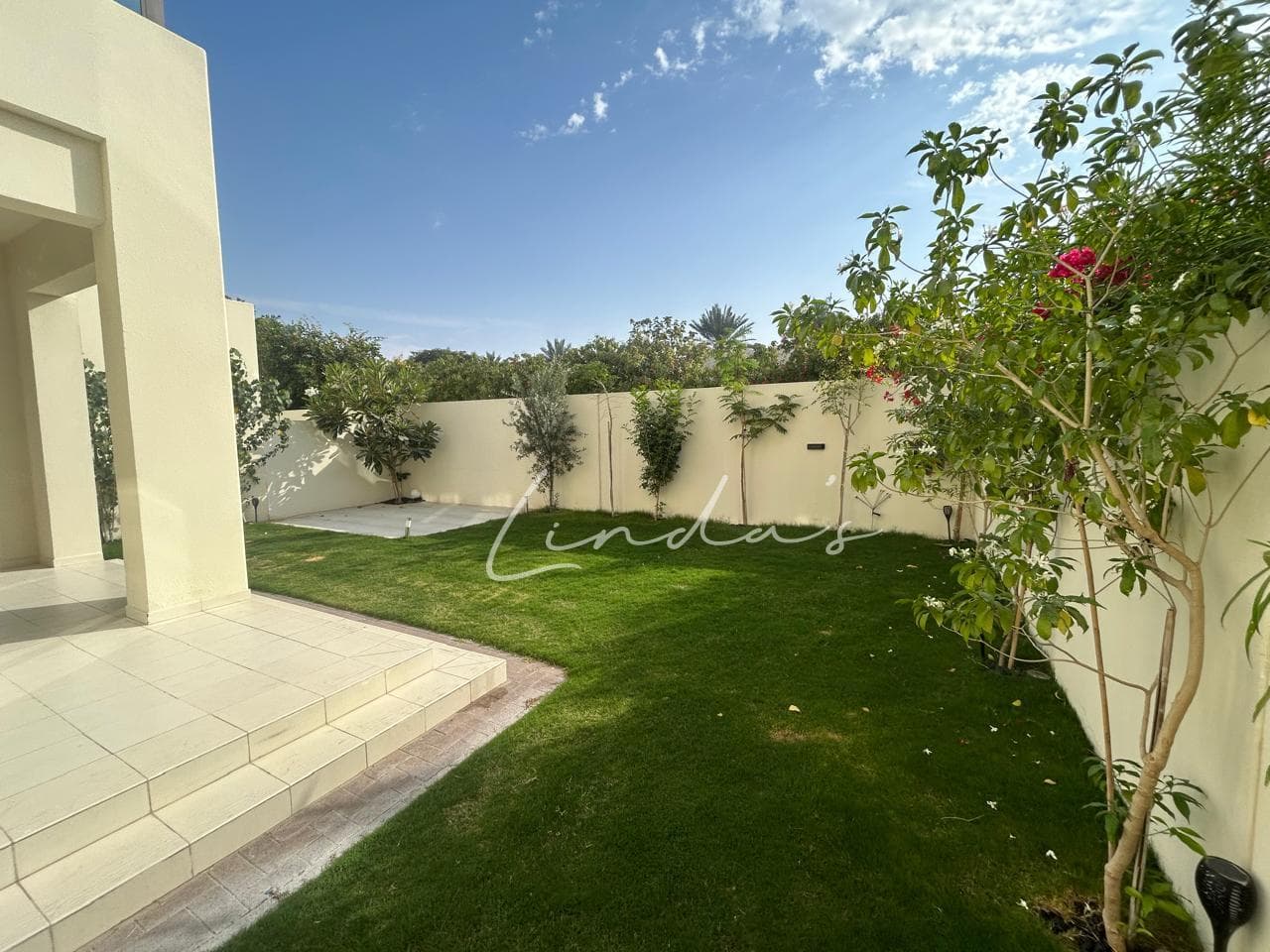 Single row | Big plot | close to amenities