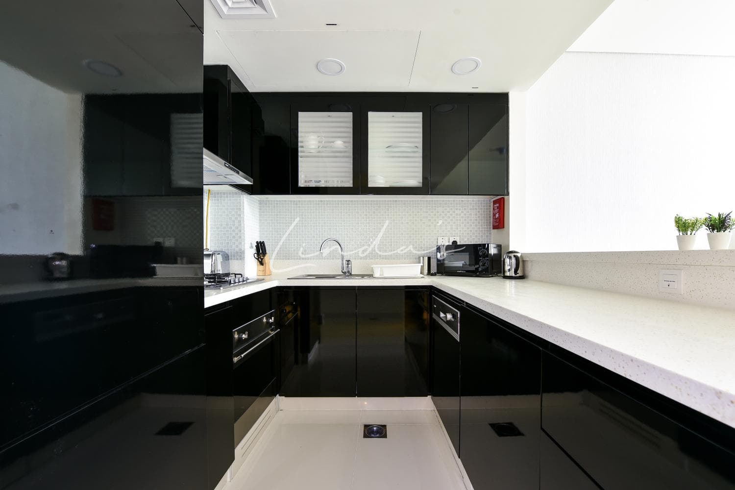 1 Bed Beautifully Furnished | Canal View | Balcony