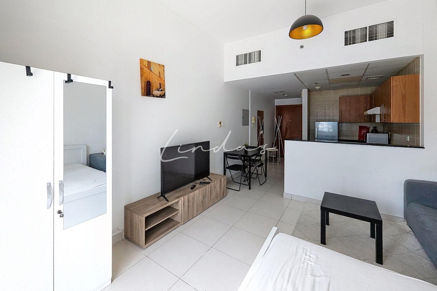 Well maintained | Fully furnished |Vacant mid June