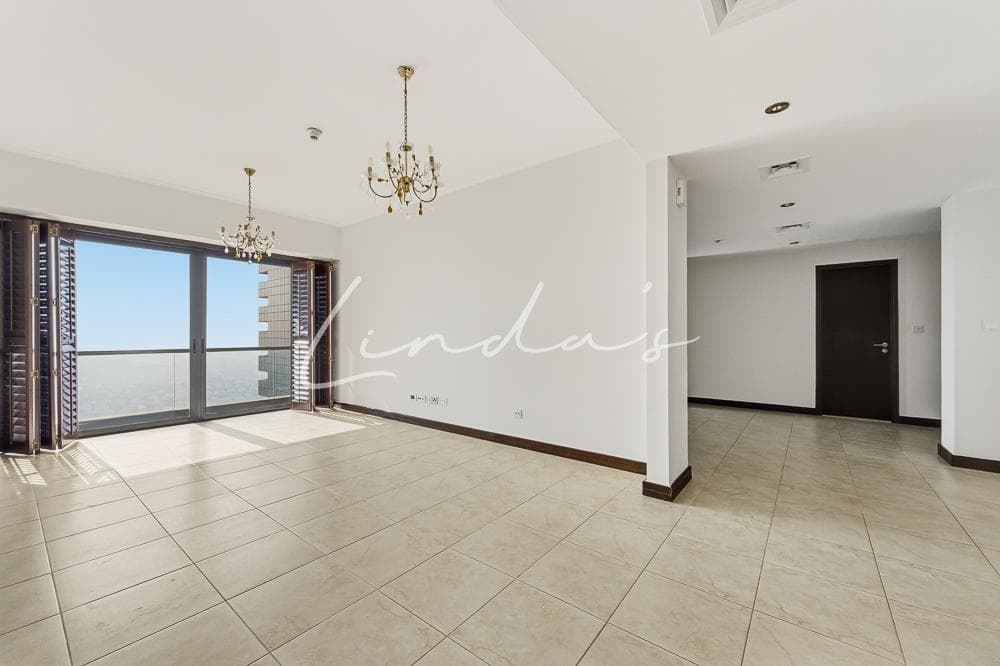 Vacant | Maids | 2 Parkings | Lake and Golf Views