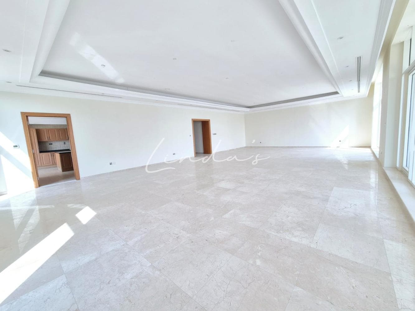 Luxury Penthouse | Panoramic Views| Rare to Market