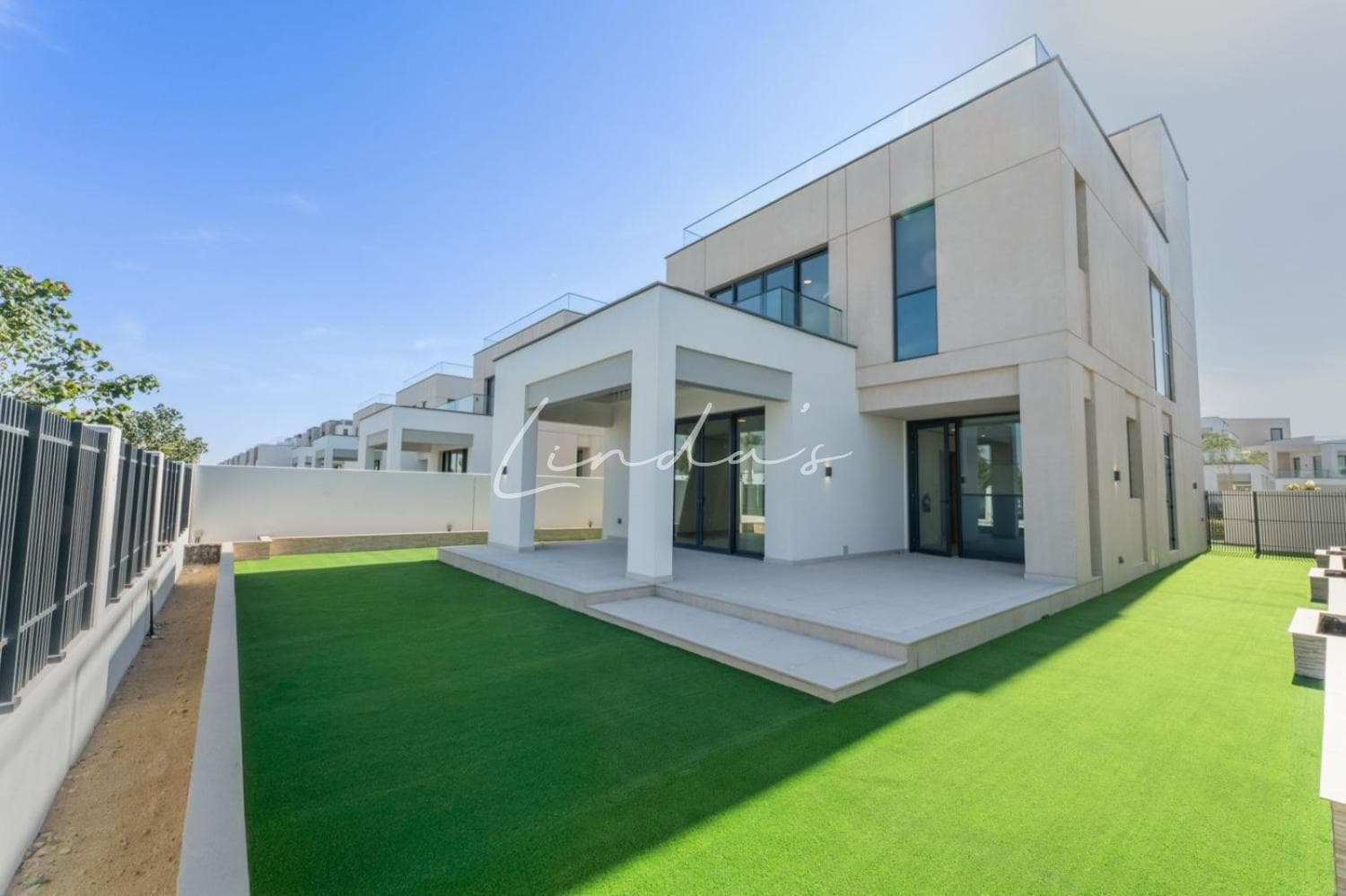 Single Row I Landscaped I Near the Pool and Gym