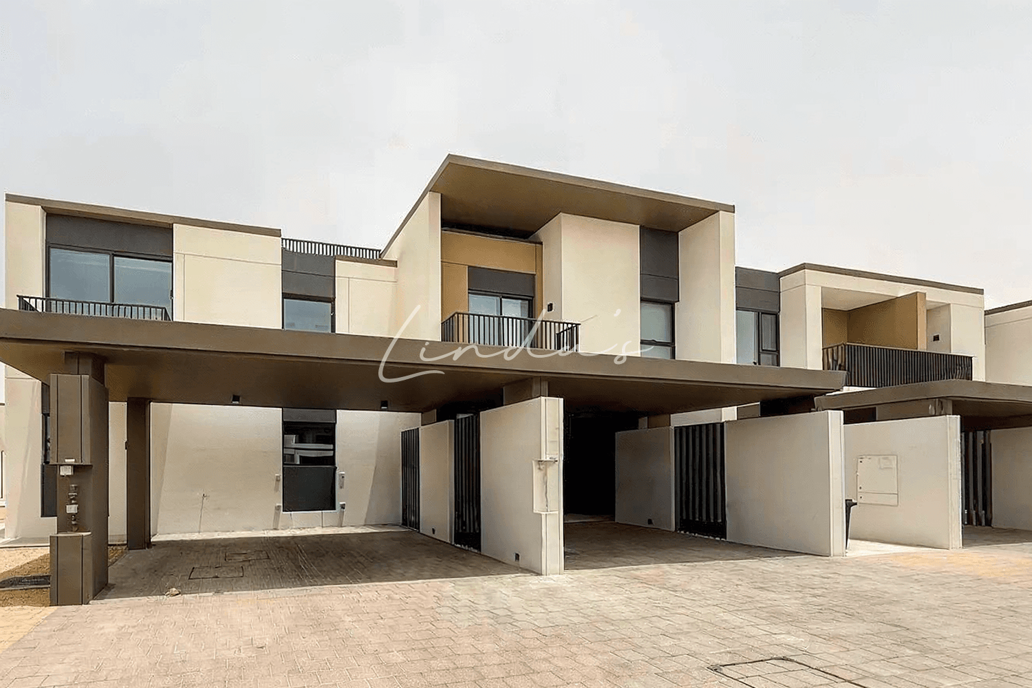 New Unit | Spacious Corner Plot | Mordern Layout