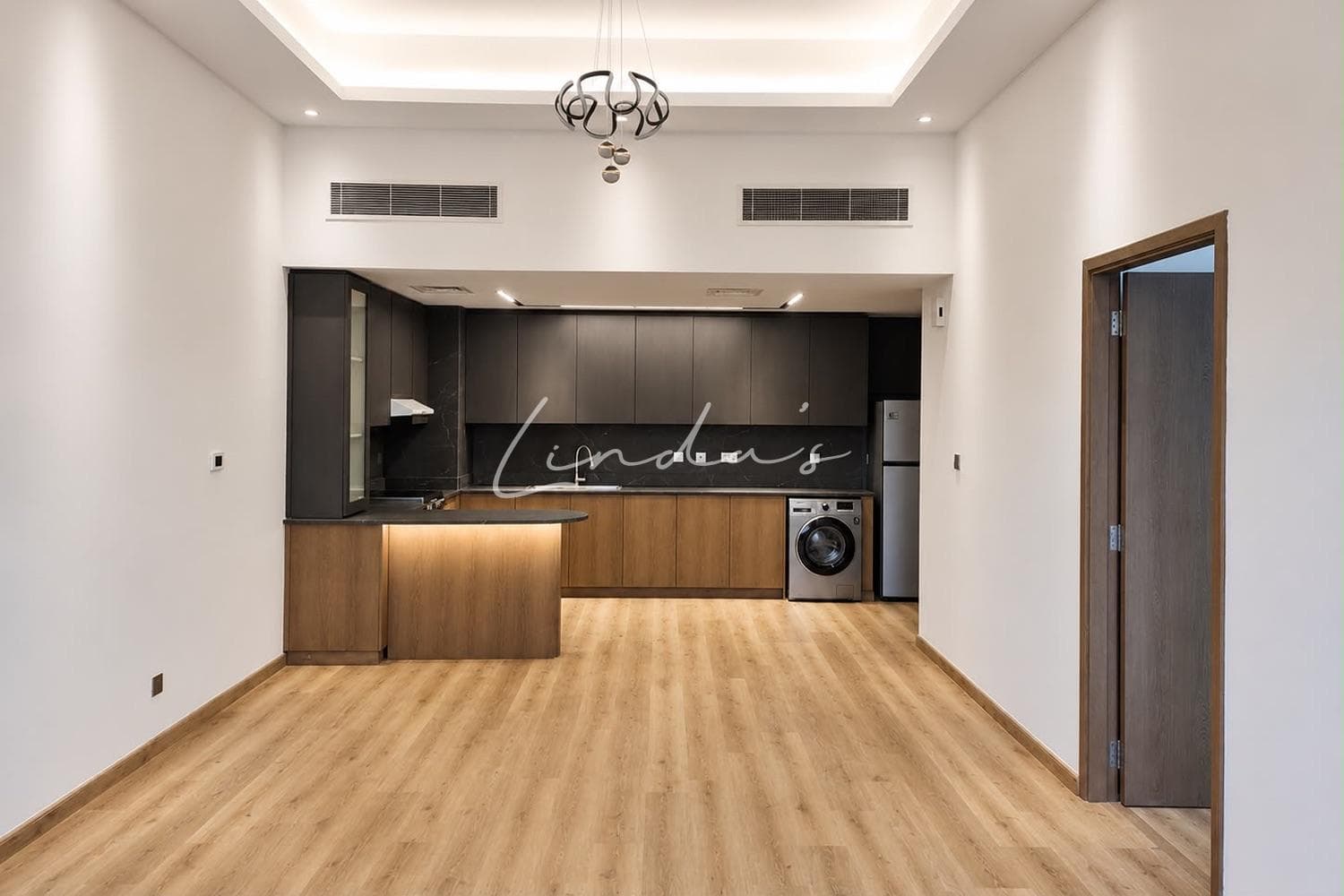 Upgraded Unit | Spacious | Garden View