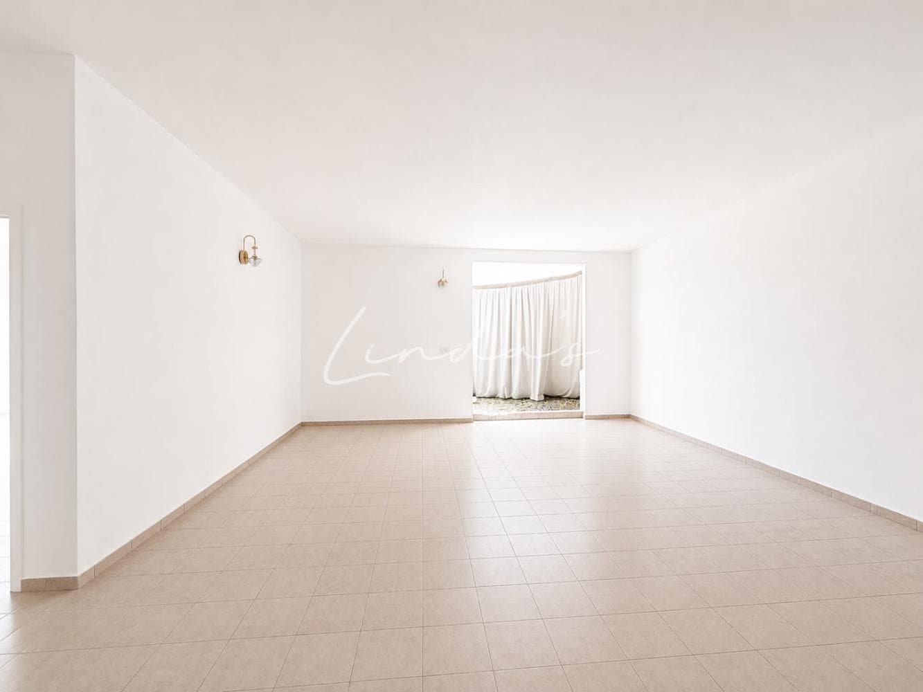 Spacious Unit | 2 bed + Maids | Garden View