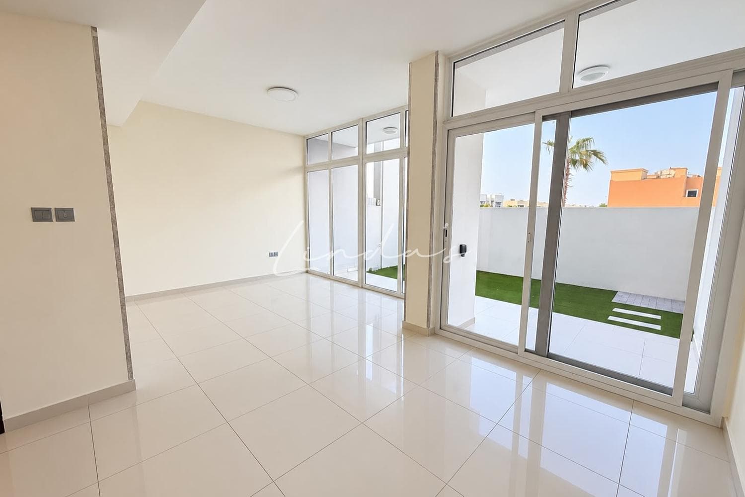 Ready to Move In | Single Row | Close to the Pool