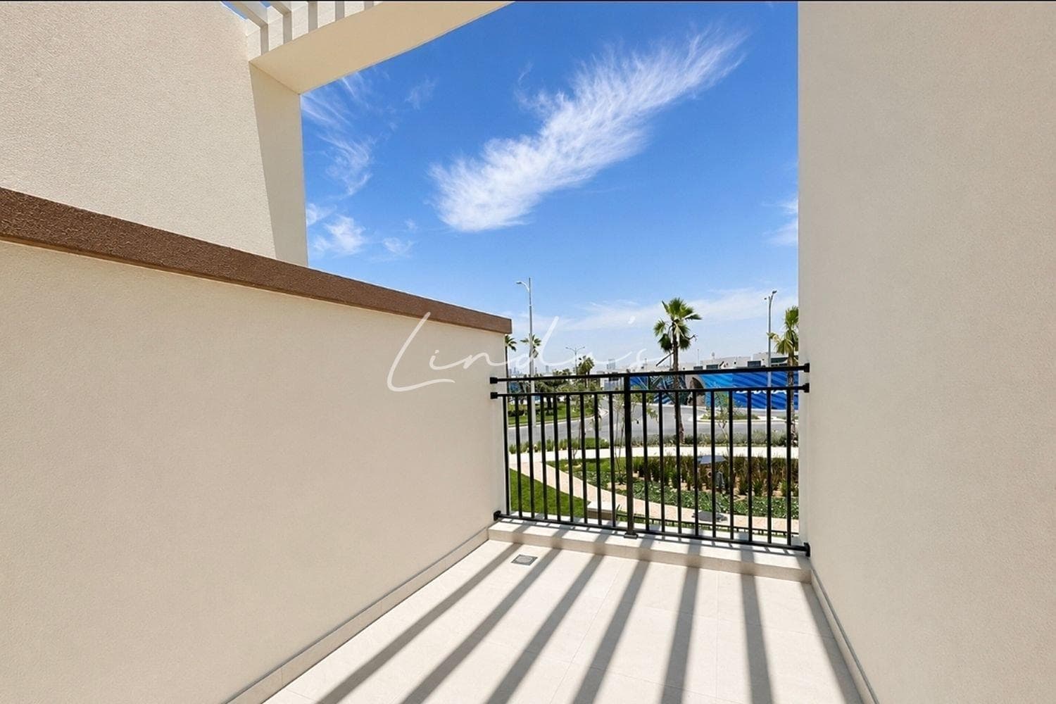 Spacious 4BR | Single Row | Central Hub Facing