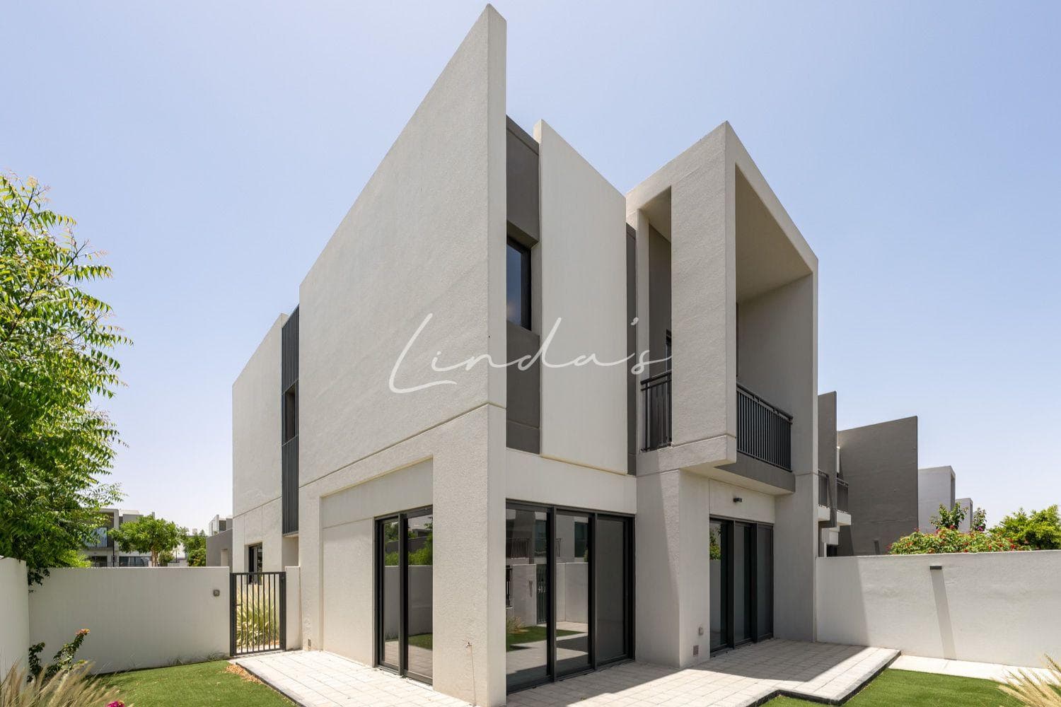 Premium location|Ready to move in |Great condition