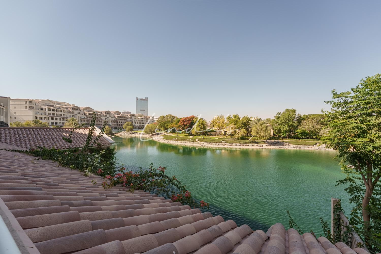 Upgraded | Lake View | Terraced Apartment