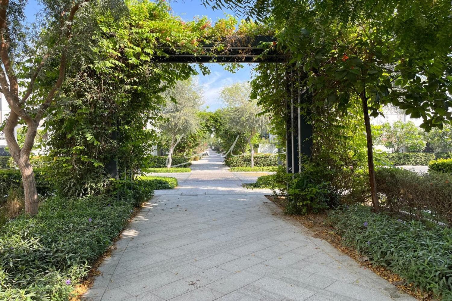 Vacant | Fully Landscaped | Very Well Maintained