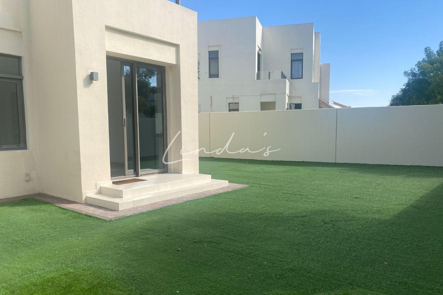 Spacious 3BR+study+ Maids room Villa |Vacant