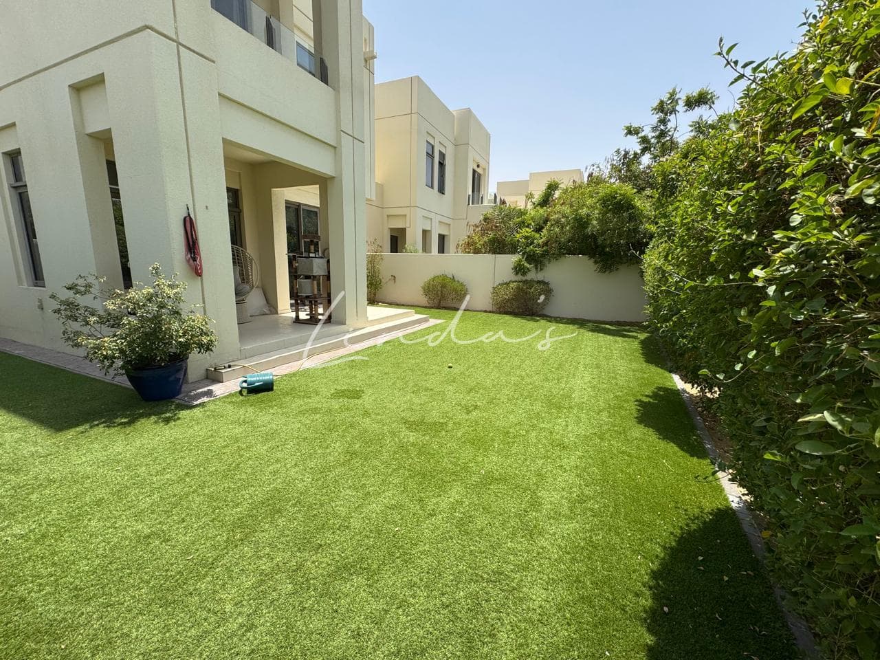 Backing the park | Big plot | Corner unit