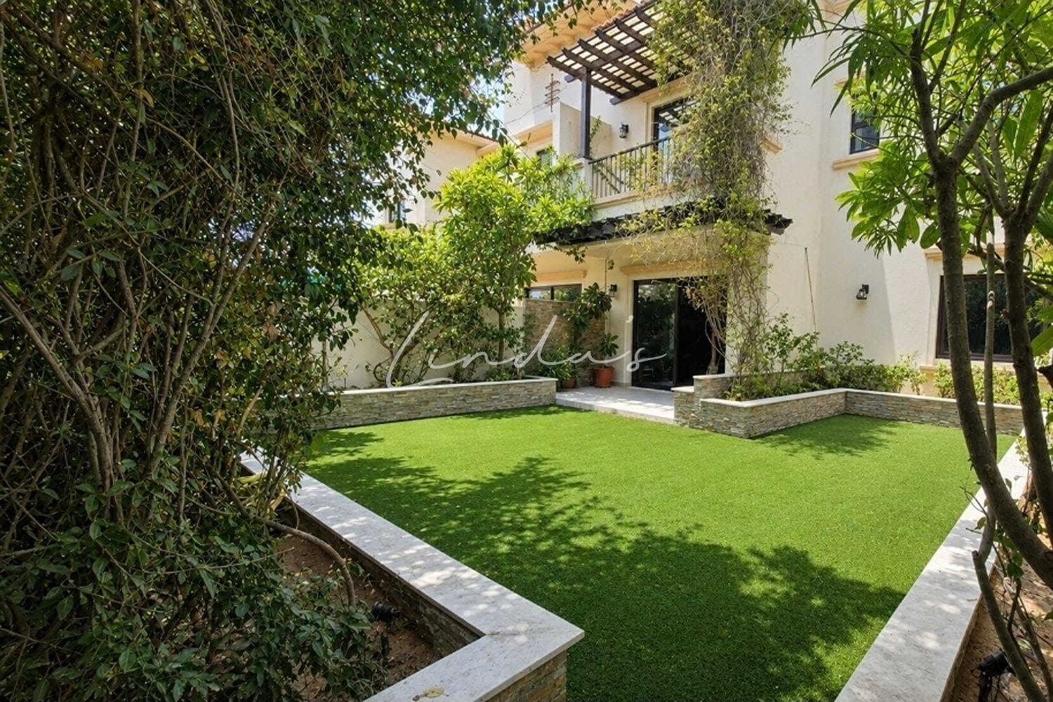 Beautiful 3-Bedroom Townhouse | Well Maintained