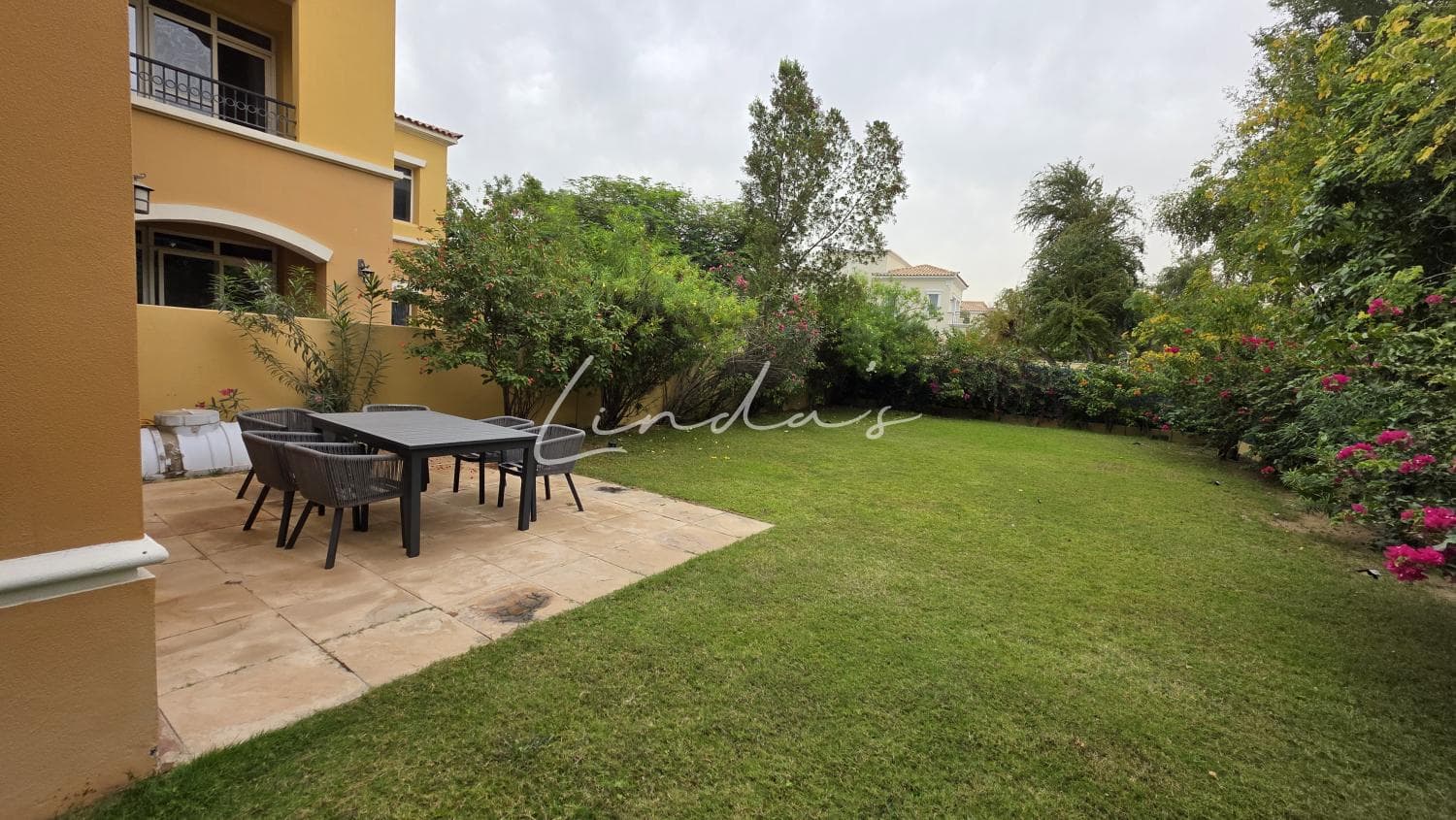 Extended | Huge Plot | Vacant | Great condition
