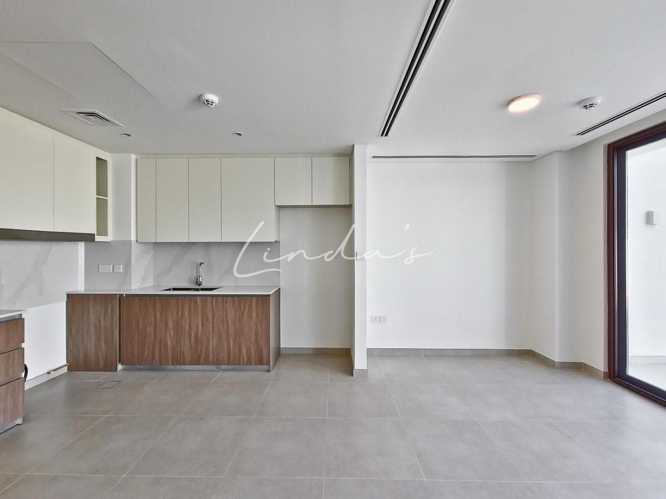 3-Bed Townhouse | Single Row | Unfurnished