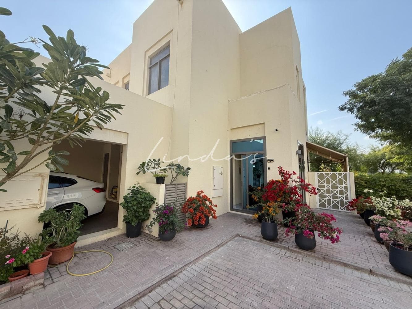 Mira Oasis 1 | Corner Townhouse | Single Row