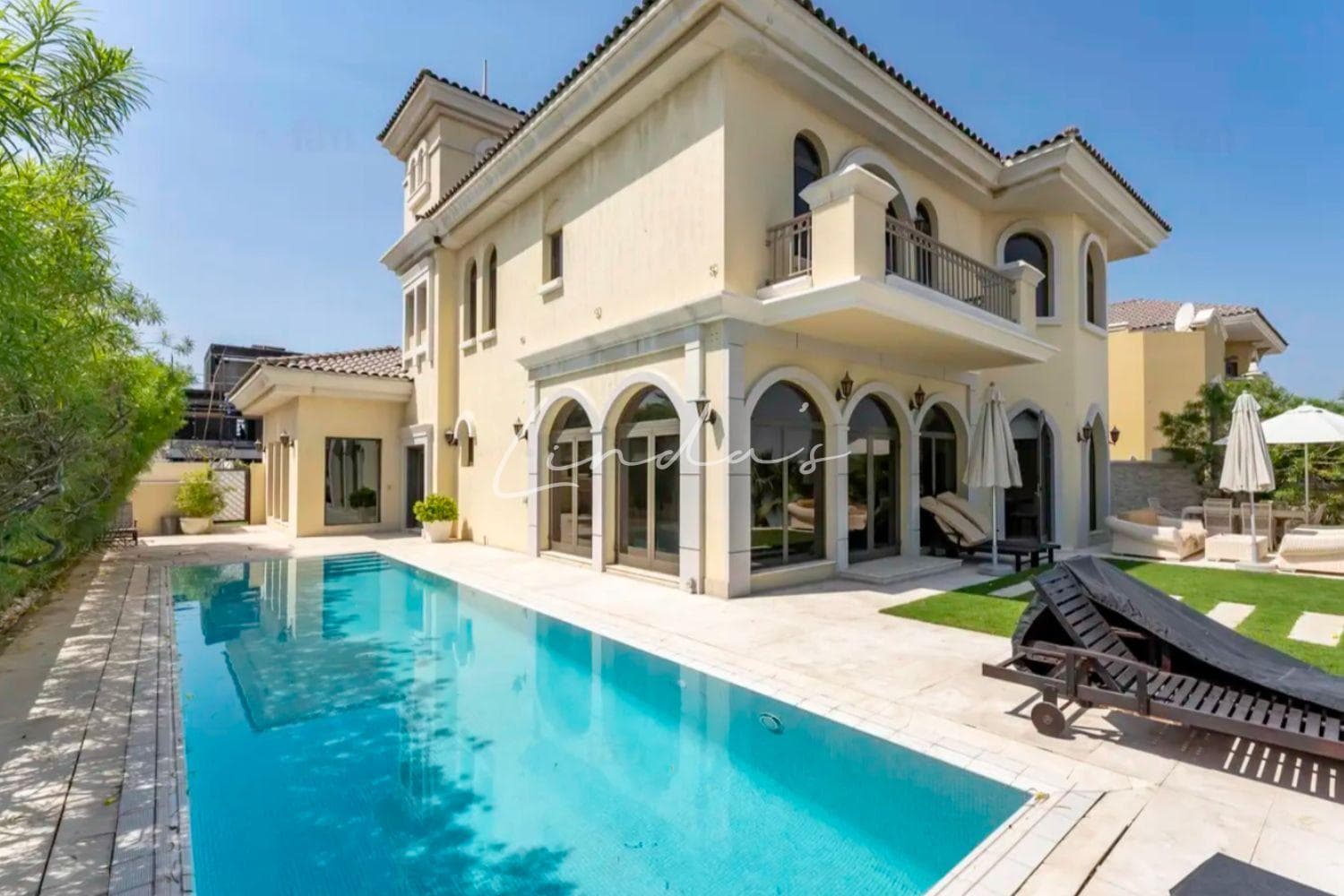 Luxury UpgradesI Fully Furnished I Marina Skyline